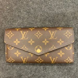 Authentic Louis Vuitton Sarah wallet